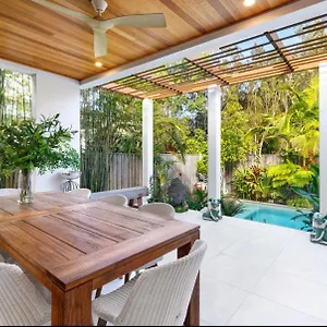 https://noosa-villas.hotelssunshinecoast.net