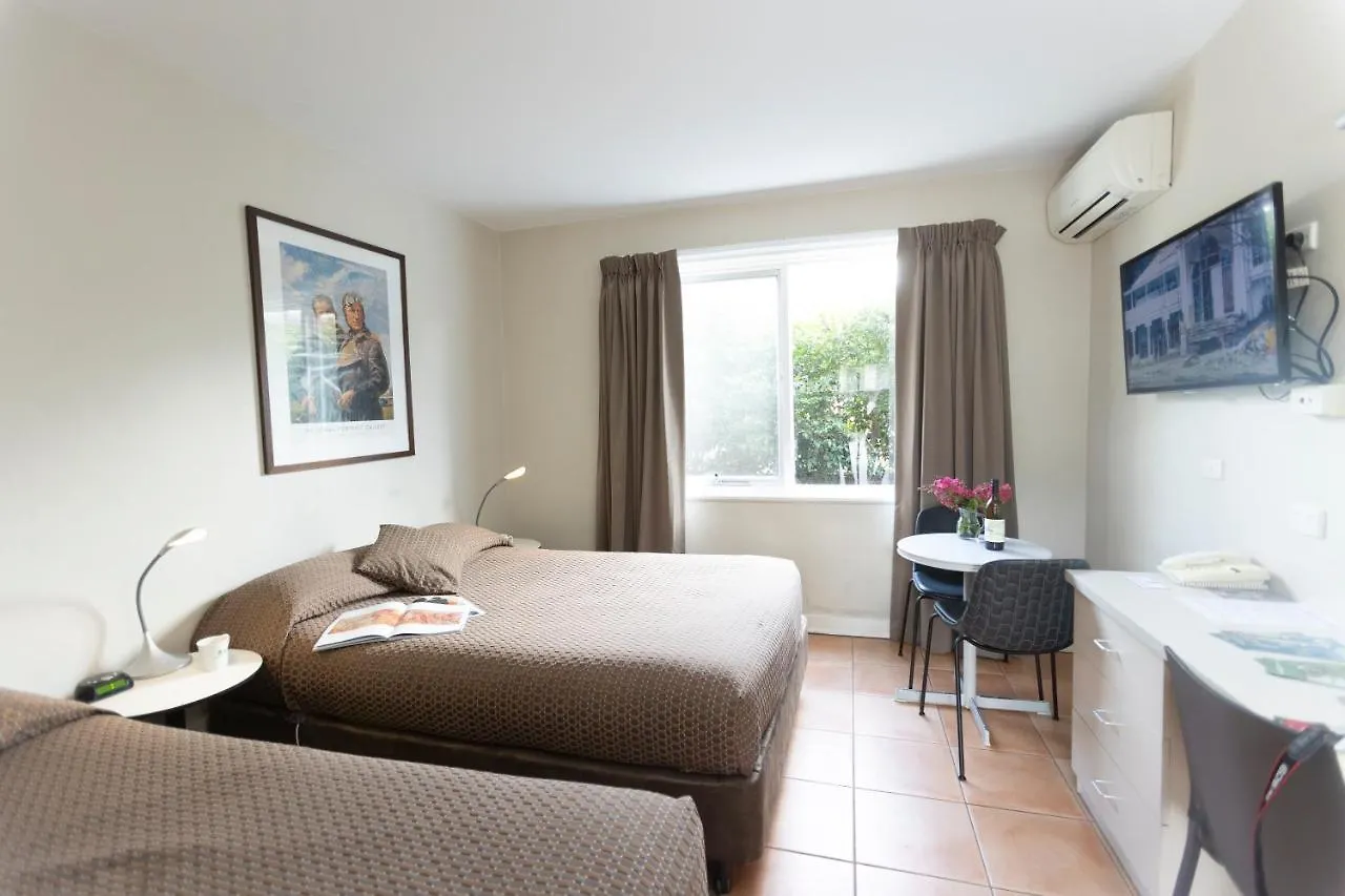 Forrest Hotel & Apartments Canberra