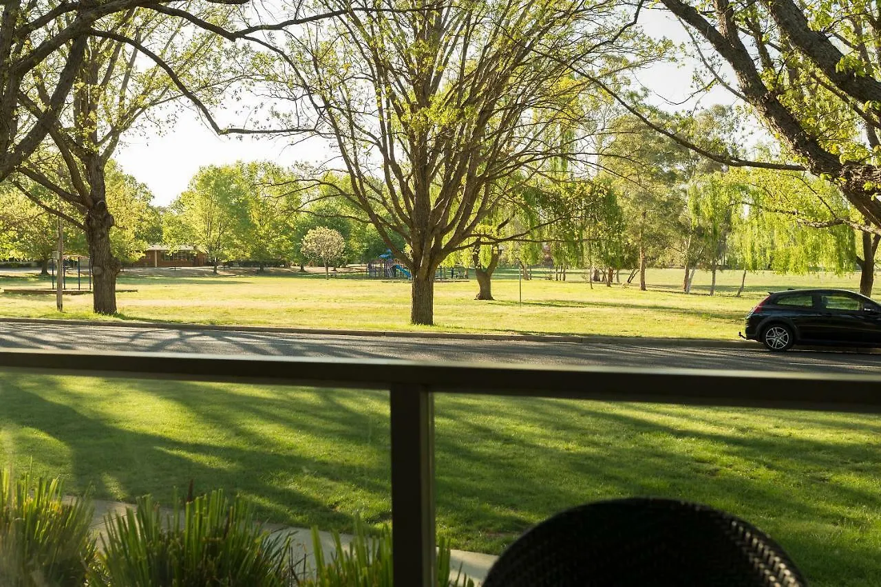Forrest Hotel & Apartments Canberra 3*,